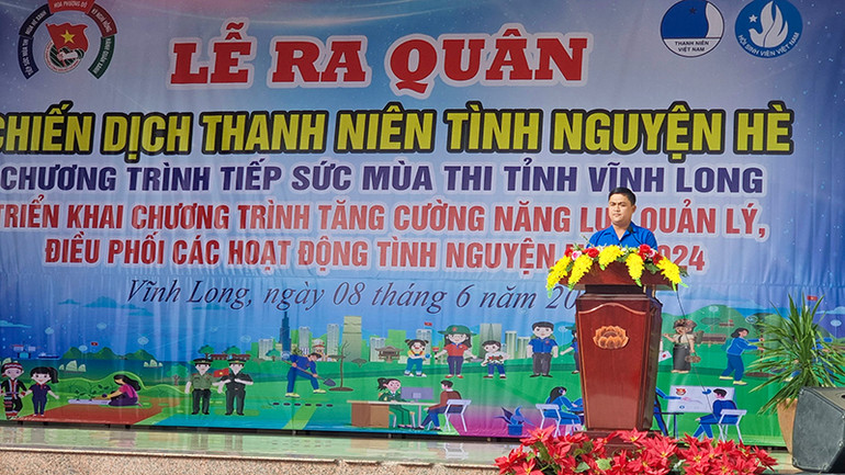 Bí thư Tỉnh đoàn Vĩnh Long Trần Công Khánh phát biểu tại buổi lễ.