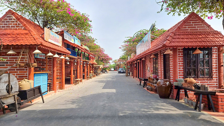 Nhà gốm Tư Buôi - một sản phẩm du lịch nổi tiếng tỉnh Vĩnh Long.