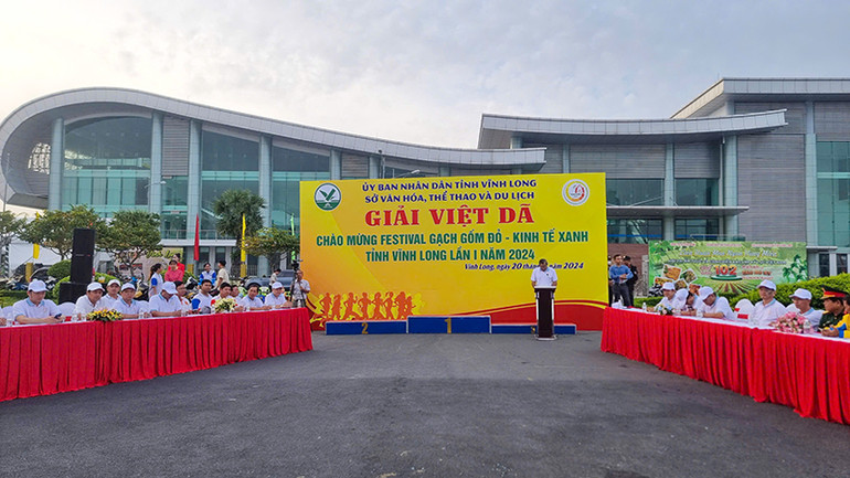 Một số hình ảnh tại lễ khai mạc.