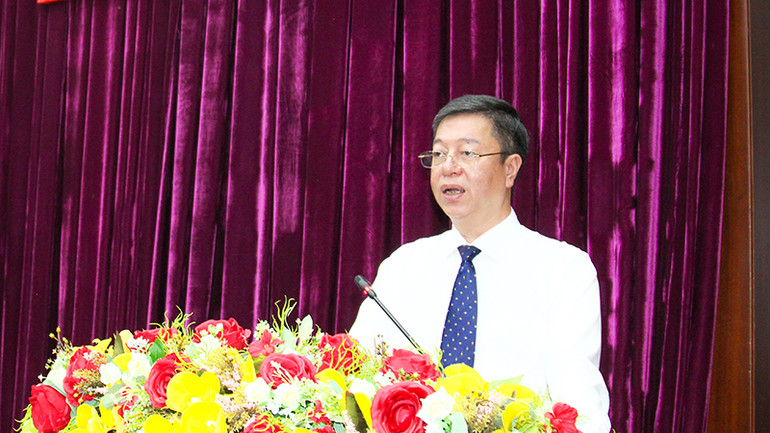 Đồng chí Vũ Trọng Lâm, Giám đốc, Tổng Biên tập Nhà xuất bản Chính trị quốc gia Sự thật phát biểu.