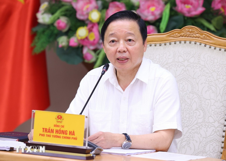 Phó Thủ tướng Trần Hồng Hà chủ trì cuộc họp.