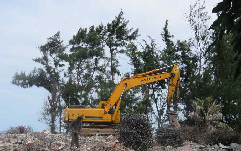 Các công trình đang tự tháo dỡ để có mặt bằng sạch trong tháng 8/2024 để thi công dự án.