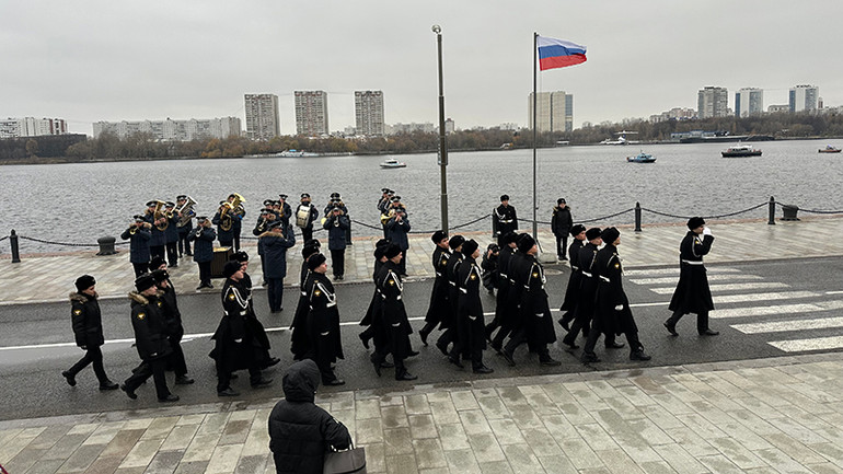 Quang cảnh buổi lễ. (Ảnh: THÙY VÂN) Quang cảnh buổi lễ. (Ảnh: THÙY VÂN)