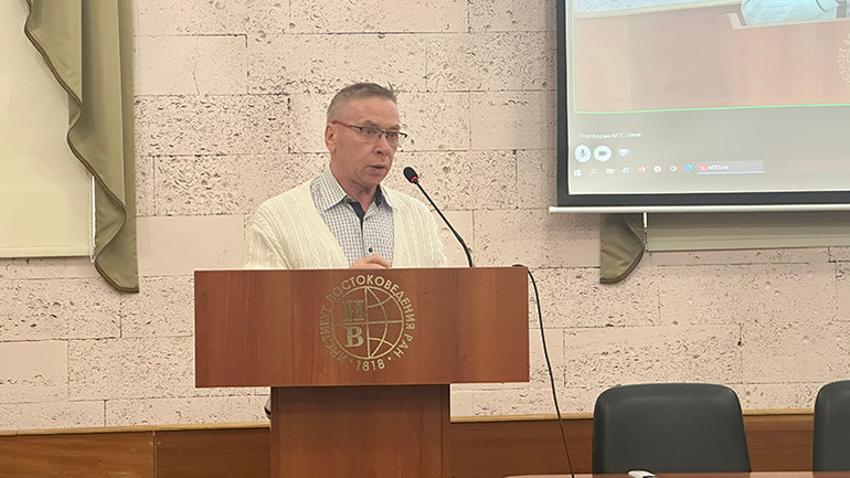 Giáo sư, Tiến sĩ khoa học kinh tế Vladimir Mazyrin, Giám đốc Trung tâm Nghiên cứu Việt Nam và ASEAN thuộc Viện Trung Quốc và châu Á đương đại, Viện Hàn lâm Khoa học Nga. (Ảnh: THÙY VÂN)