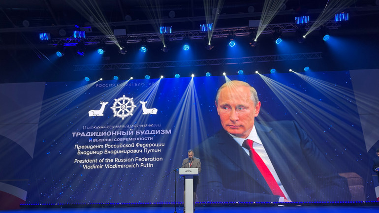 Tổng thống Vladimir Putin gửi thông điệp đến diễn đàn. (Ảnh: THUỲ VÂN)