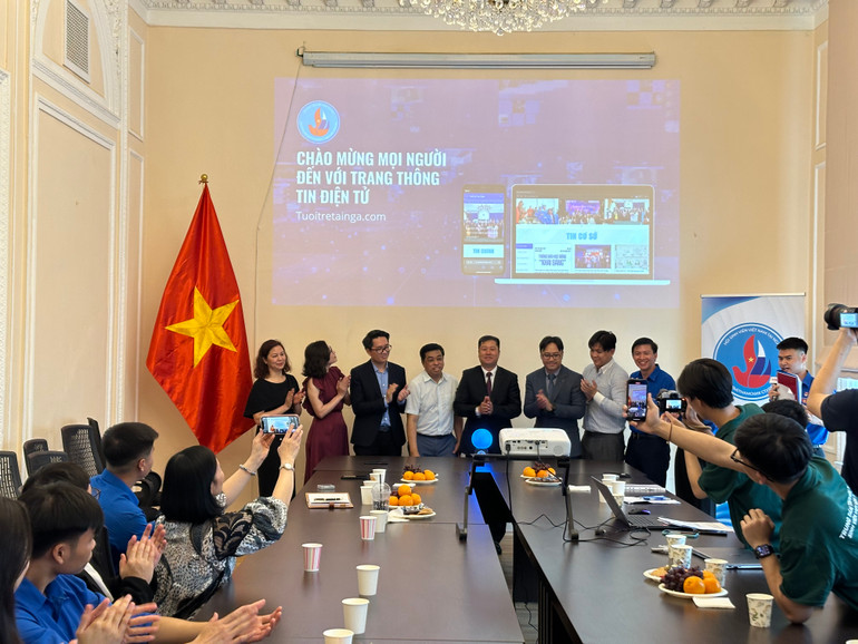 Trang web Tuổi trẻ tại Nga chính thức ra mắt. (Ảnh: THÙY VÂN)