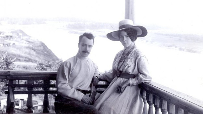 Vợ chồng nhà động vật học Alexandre Kots - những người sáng lập nên bảo tàng. (Ảnh tư liệu của bảo tàng)