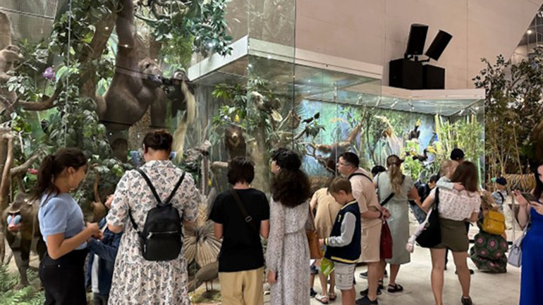 Bảo tàng thu hút đông học sinh, sinh viên đến tham quan nghiên cứu. (Ảnh: Thùy Vân)