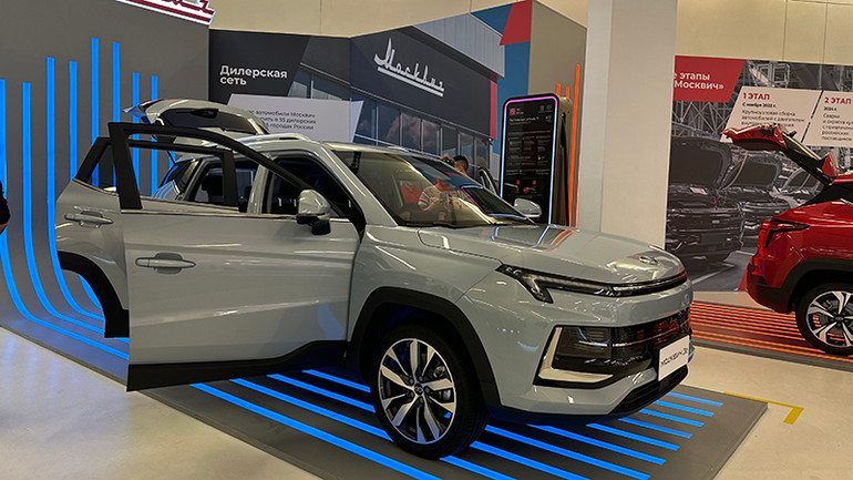 Những mẫu xe mới của hãng sản xuất ô-tô Nga Moskvich. (Ảnh: THÙY VÂN)