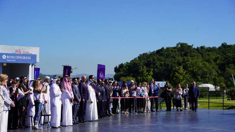 Các đại biểu tham dự các hoạt động tại Diễn đàn. (Ảnh: THUỲ VÂN) Các đại biểu tham dự các hoạt động tại Diễn đàn. (Ảnh: THUỲ VÂN)