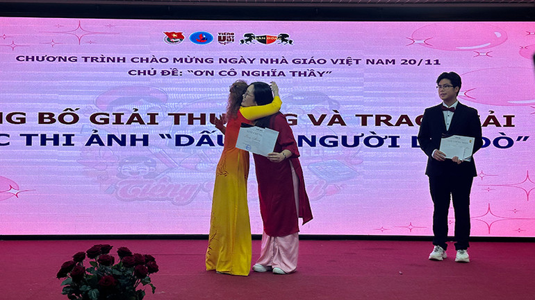 Lễ trao giải cho các bạn sinh viên tham gia hoạt động giảng dạy tiếng Việt. (Ảnh: THÙY VÂN) Lễ trao giải cho các bạn sinh viên tham gia hoạt động giảng dạy tiếng Việt. (Ảnh: THÙY VÂN)