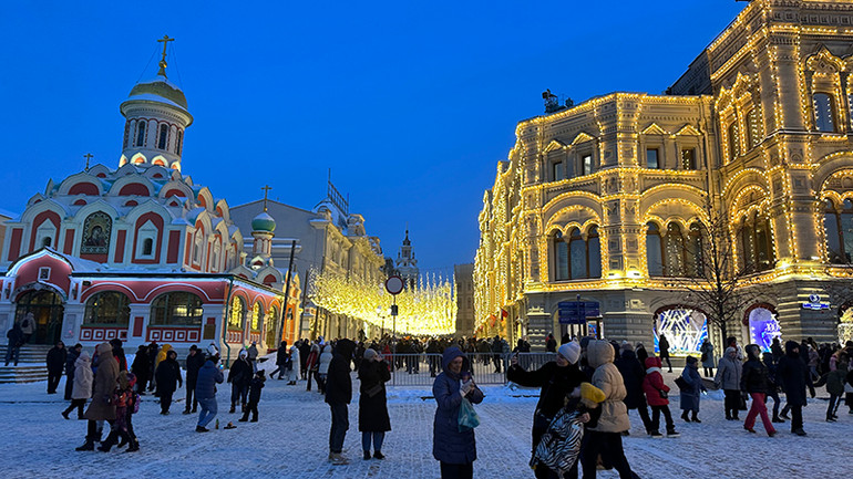 Tại đây luôn tấp nập người đi mua sắm. Tại đây luôn tấp nập người đi mua sắm.