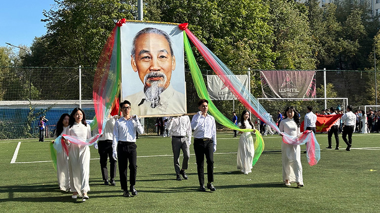Quang cảnh lễ khai mạc. (Ảnh: THÙY VÂN)