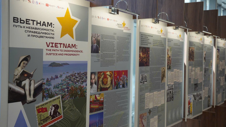 Khu vực giới thiệu thông tin về Việt Nam (Ảnh: THUỲ VÂN) Khu vực giới thiệu thông tin về Việt Nam (Ảnh: THUỲ VÂN)