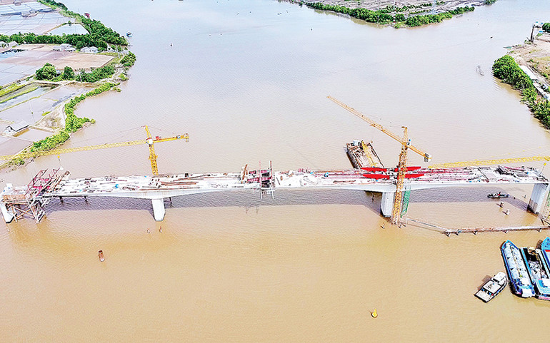 Cầu Gành Hào chuẩn bị hợp long.