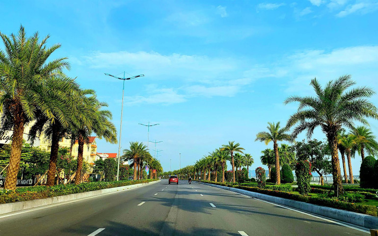 Tuyến đường bao biển nối 2 thành phố Hạ Long và Cẩm Phả.