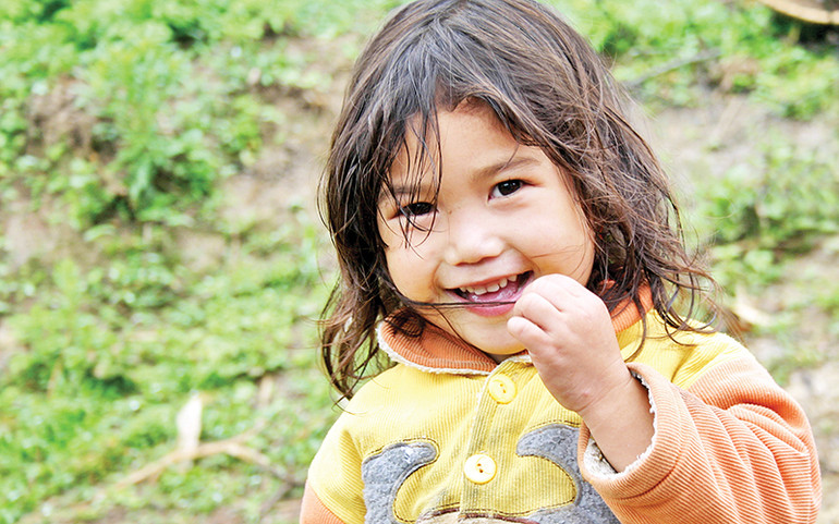 Hồn nhiên tuổi thơ.