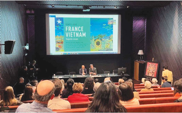 Quang cảnh hội thảo “Việt Nam-Pháp - Những góc nhìn” do bảo tàng nổi tiếng Quai Branly tại Paris tổ chức.