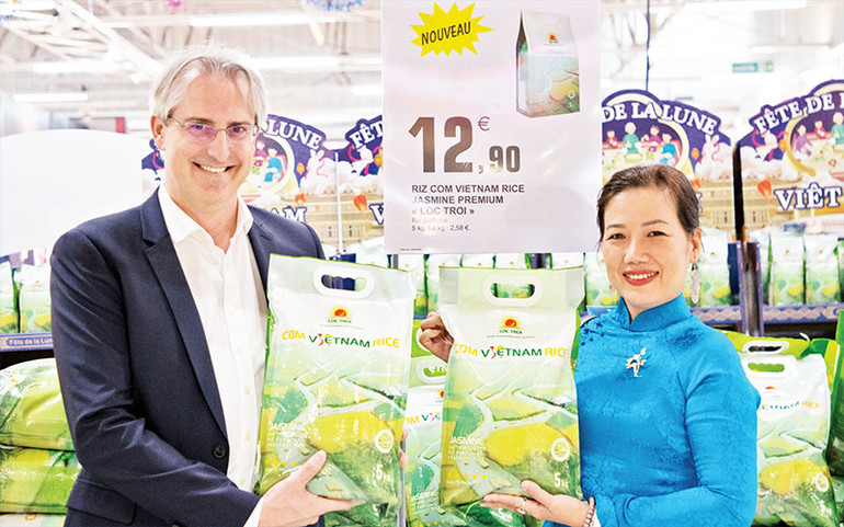 Gạo thương hiệu “Cơm ViệtNam Rice” được xuất khẩu vào thị trường châu Âu. (Ảnh Minh Hà) Gạo thương hiệu “Cơm ViệtNam Rice” được xuất khẩu vào thị trường châu Âu. (Ảnh Minh Hà)