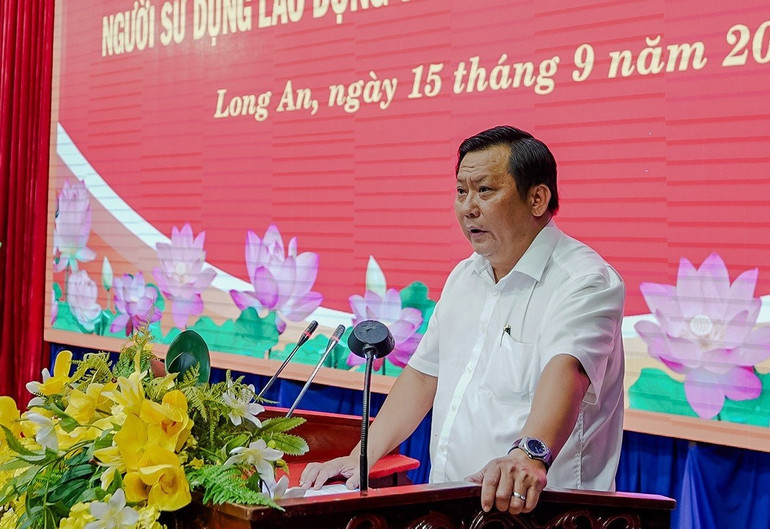 Phó Chủ tịch Ủy ban nhân dân tỉnh Long An Huỳnh Văn Sơn phát biểu chỉ đạo.
