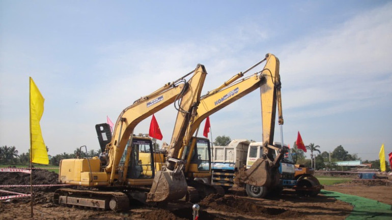 Khởi công xây dựng đường tỉnh 822B nối vào cầu Vàm Cỏ Đông.