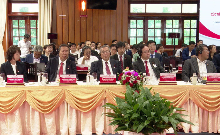 Đại biểu Nhật Bản dự Hội nghị xúc tiến đầu tư Nhật Bản 2023 tại Long An. Đại biểu Nhật Bản dự Hội nghị xúc tiến đầu tư Nhật Bản 2023 tại Long An.