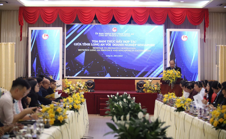 Quang cảnh buổi tọa đàm.