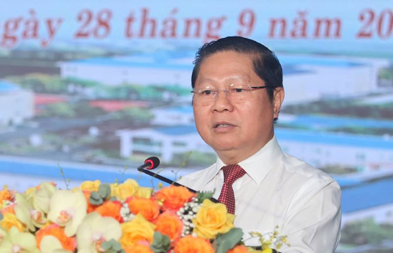 Thứ trưởng Lao động-Thương binh và Xã hội Lê Tấn Dũng phát biểu tại lễ Trao Quyết định thành lập Trường cao đẳng Y tế Long An.