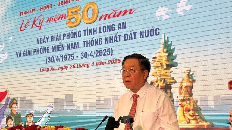 Ủy viên Bộ Chính trị, Bí thư Trung ương Đảng, Trưởng Ban Tuyên giáo và Dân vận Trung ương Nguyễn Trọng Nghĩa phát biểu.