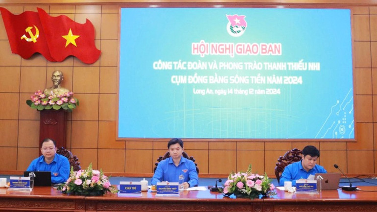 Chủ tọa Hội nghị giao ban 6 tỉnh cụm đồng bằng sông Tiền.