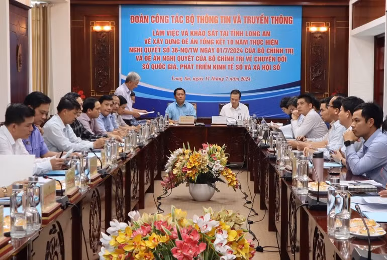 Quang cảnh buổi làm việc.