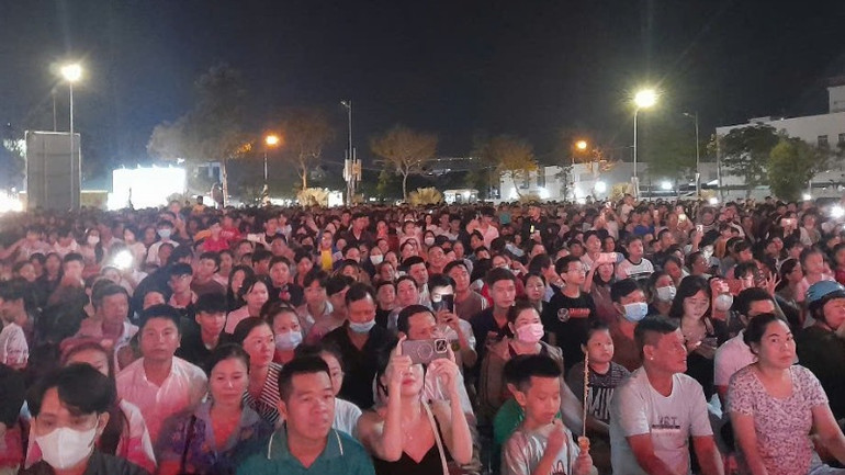 Đông đảo người dân đến dự lễ khai mạc Tuần Văn hóa-Thể thao-Du lịch năm 2024.