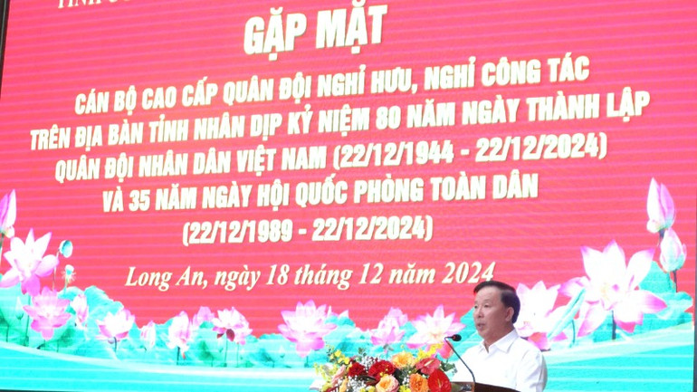 Chủ tịch Ủy ban nhân dân tỉnh Long An Nguyễn Văn Út phát biểu tri ân.