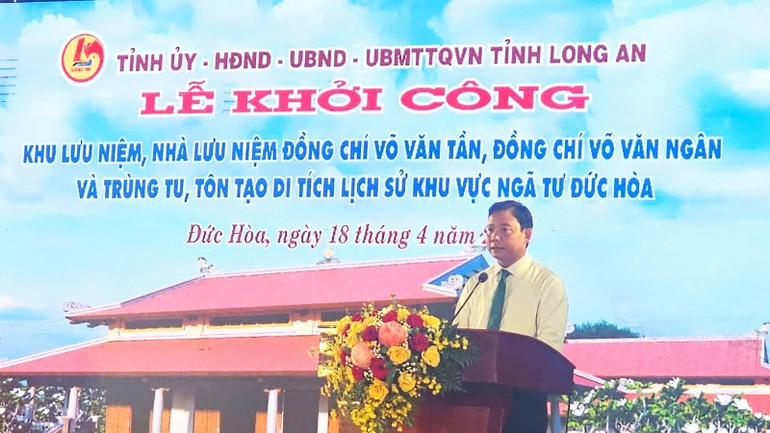 Phó Chủ tịch Ủy ban nhân dân tỉnh Long An Phạm Tấn Hòa phát biểu tại lễ khởi công.