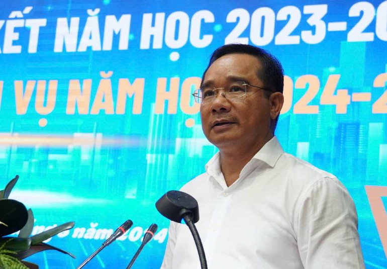 Bí thư Tỉnh ủy Long An Nguyễn Văn Được phát biểu chỉ đạo hội nghị.