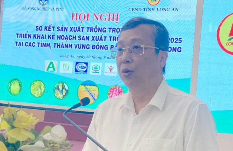 Thứ trưởng Nông nghiệp và Phát triển nông thôn Hoàng Trung phát biểu tại hội nghị. Thứ trưởng Nông nghiệp và Phát triển nông thôn Hoàng Trung phát biểu tại hội nghị.