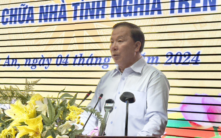 Chủ tịch Ủy ban nhân dân tỉnh Long An Nguyễn Văn Út phát biểu tại lễ phát động. Chủ tịch Ủy ban nhân dân tỉnh Long An Nguyễn Văn Út phát biểu tại lễ phát động.