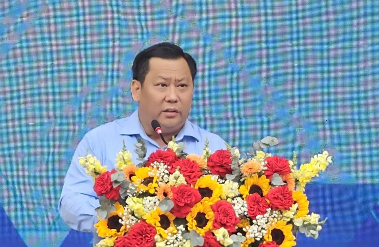 Phó Chủ tịch Ủy ban nhân dân tỉnh Long An Huỳnh Văn Sơn phát biểu tại lễ phát động.