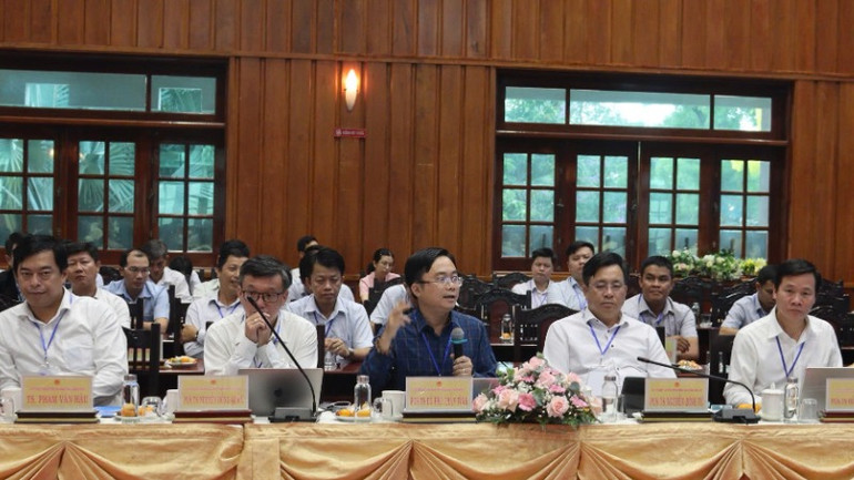 Đại biểu Đại học Quốc gia Thành phố Hồ chí Minh đóng góp ý kiến.