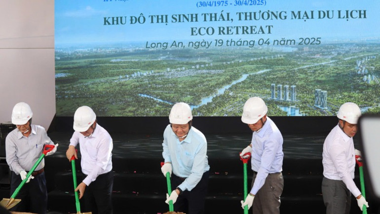 Phó Thủ tướng Chính phủ Mai Văn Chính cùng lãnh đạo chính Long An động thổ khu đô thị sinh thái, thương mại du lịch Eco Retreat tại xã Thanh Phú, Bến Lức, Long An.