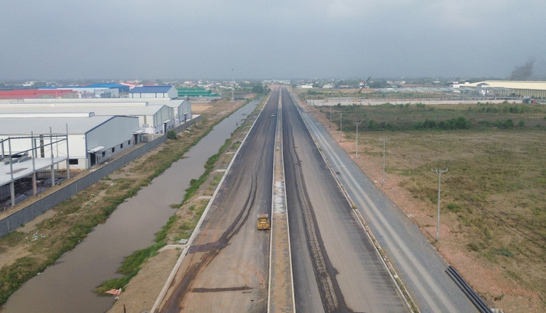 Dự án đường tỉnh 823D đã hoàn thành một đoạn công trình thuộc địa phận huyện Đức Hòa, Long An.