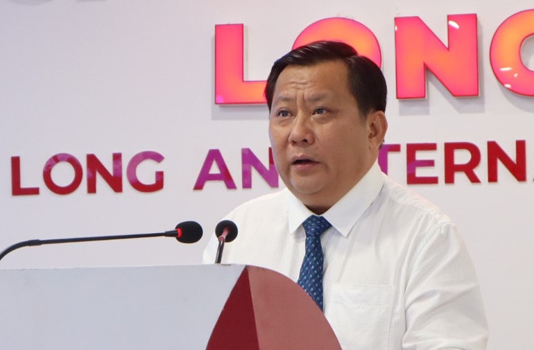 Phó Chủ tịch Ủy ban nhân dân tỉnh Long An Huỳnh Văn Sơn phát biểu kết luận. Phó Chủ tịch Ủy ban nhân dân tỉnh Long An Huỳnh Văn Sơn phát biểu kết luận.