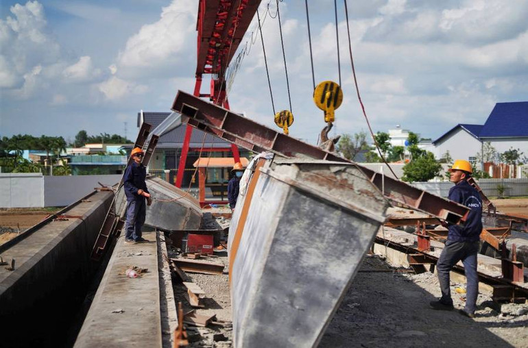 Long An tập trung huy động mọi nguồn lực đầu tư các công trình đột phá về giao thông ảnh 1