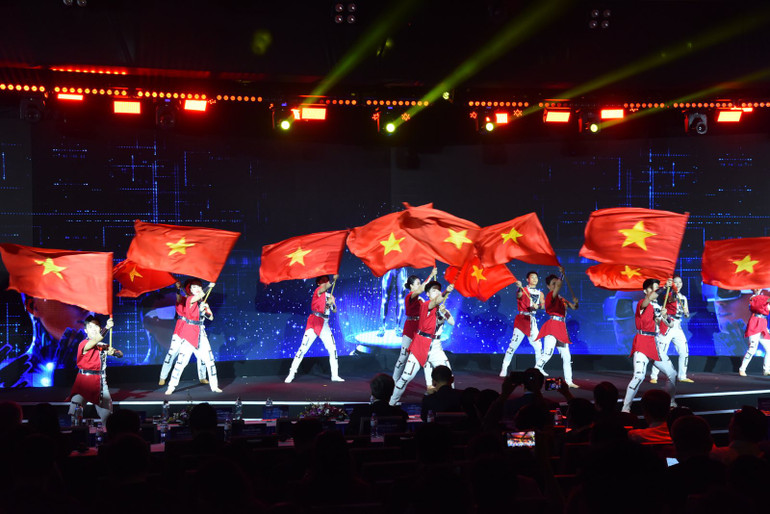 Một tiết mục biểu diễn nghệ thuật tại sự kiện.