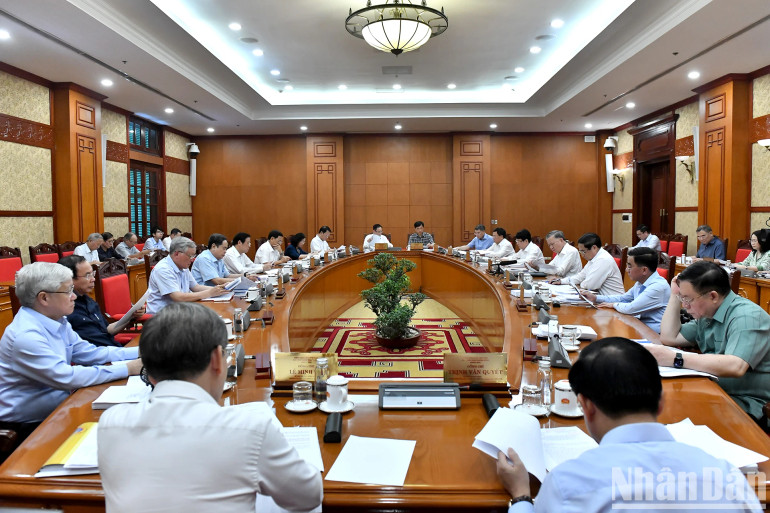 Quang cảnh cuộc họp tại Trụ sở Trung ương Đảng.