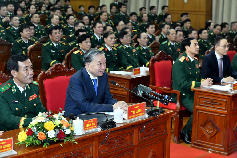 Tổng Bí thư Tô Lâm thăm hỏi, chúc Tết nhân dân và cán bộ, chiến sĩ các Đồn Biên phòng. (Ảnh: ĐĂNG KHOA)