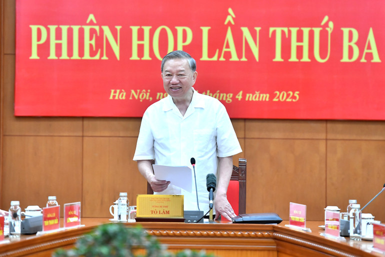 Tổng Bí thư Tô Lâm chủ trì Phiên họp lần thứ 3 về tổng kết việc thực hiện Nghị quyết số 18-NQ/TW. (Ảnh: ĐĂNG KHOA)