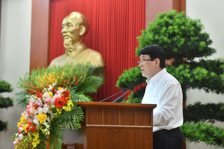 Thường trực Ban Bí thư Lương Cường trình bày báo cáo tại hội nghị. (Ảnh: Đăng Khoa)