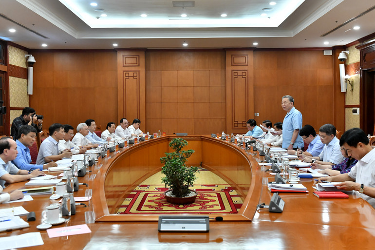 Quang cảnh cuộc họp Thường trực Tiểu ban Văn kiện Đại hội XIV của Đảng. Ảnh: ĐĂNG KHOA Quang cảnh cuộc họp Thường trực Tiểu ban Văn kiện Đại hội XIV của Đảng. Ảnh: ĐĂNG KHOA