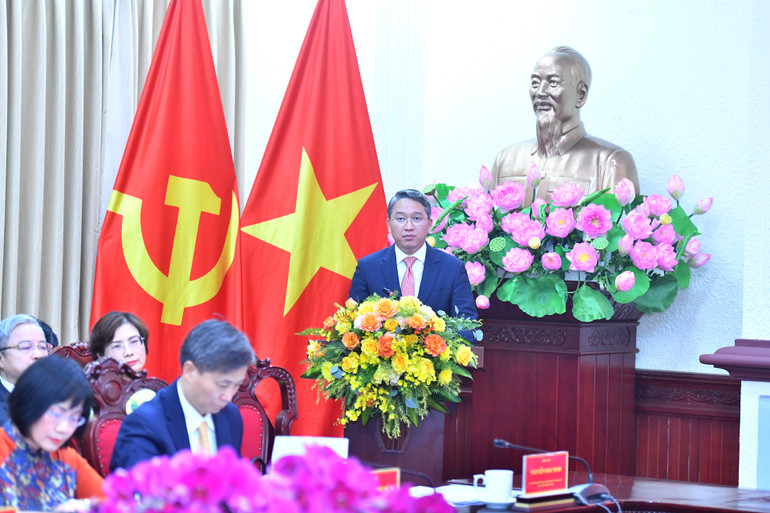 Đồng chí Nguyễn Hải Ninh, Bí thư Ban cán sự đảng, Bộ trưởng Tư pháp phát biểu tại buổi làm việc. (Ảnh: ĐĂNG KHOA) Đồng chí Nguyễn Hải Ninh, Bí thư Ban cán sự đảng, Bộ trưởng Tư pháp phát biểu tại buổi làm việc. (Ảnh: ĐĂNG KHOA)